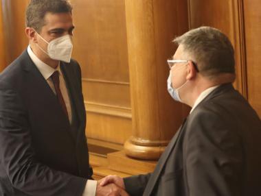 С остри критики и предупреждения НС избра нов председател на КЕВР