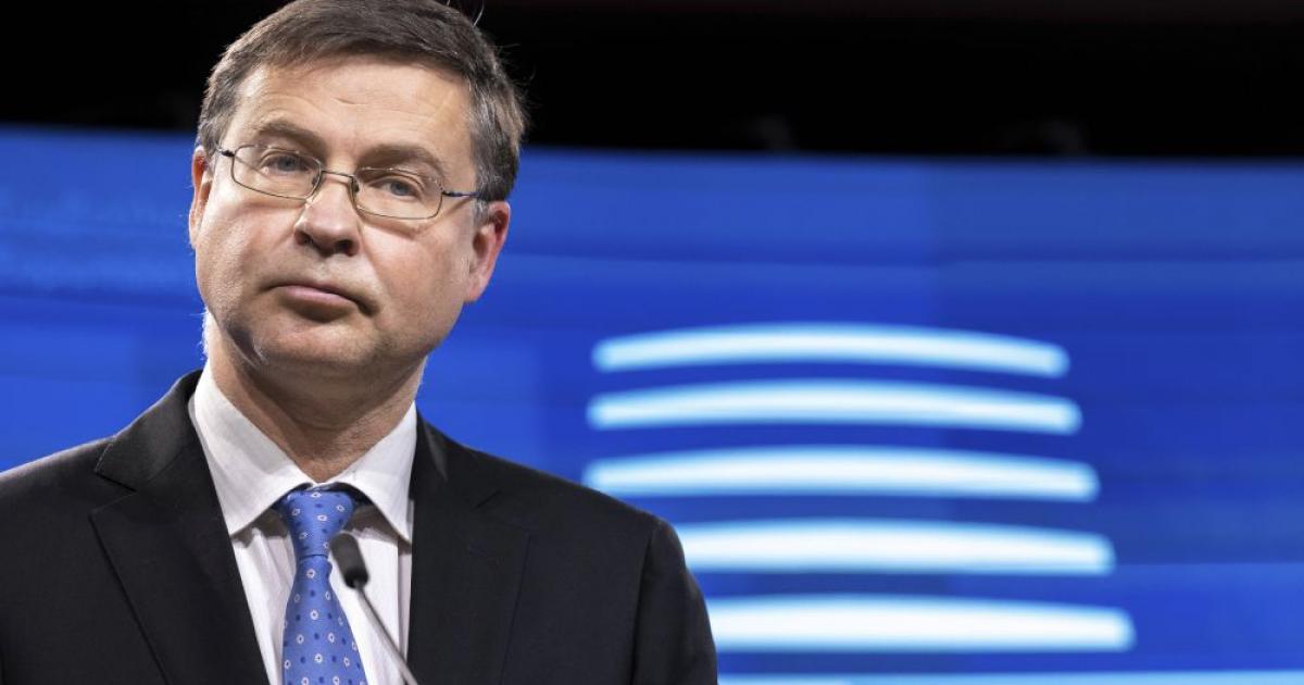 Икономическият растеж в България ще достигне едва 3.7% през 2022