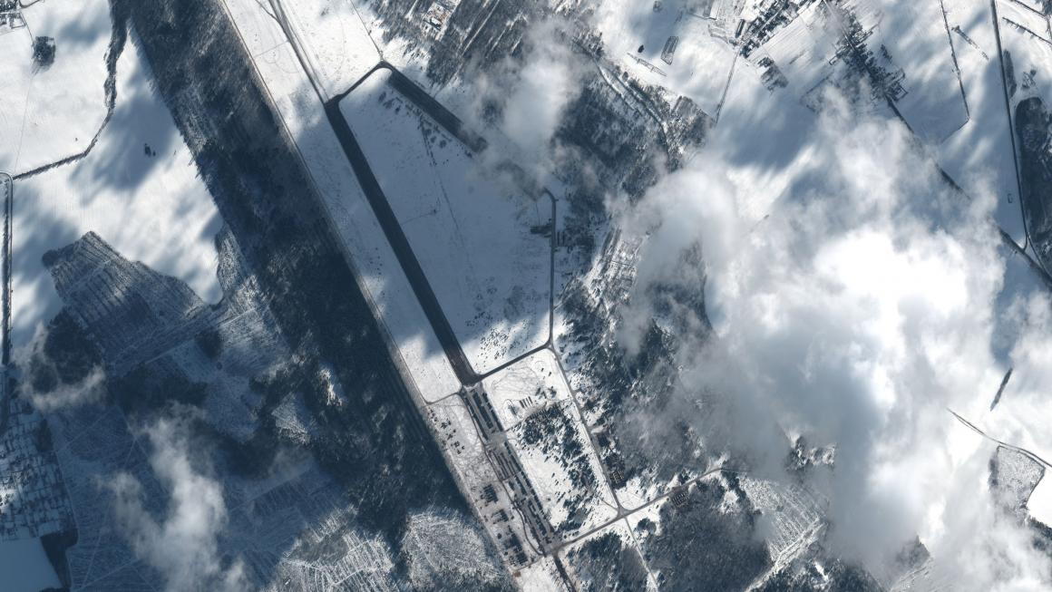 Галерия :: Снимка 1 :: Русия струпва още войски на границата с Украйна (галерия)}