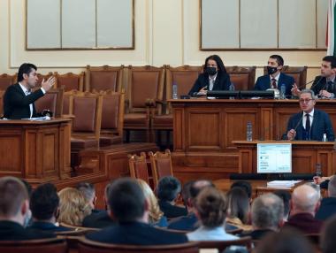 Вечерни новини: Ваучерите за храна ще се облагат с ДДС; Василев с промени в Плана за възстановяване