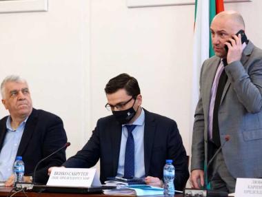 Управляващите потушават протести с поправки в бюджета