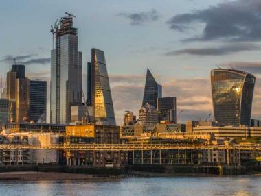 Държавата магнит за руски инвеститори спира да издава „златни визи“