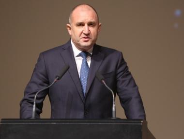 Радев пита правителството: Къде са резултатите?