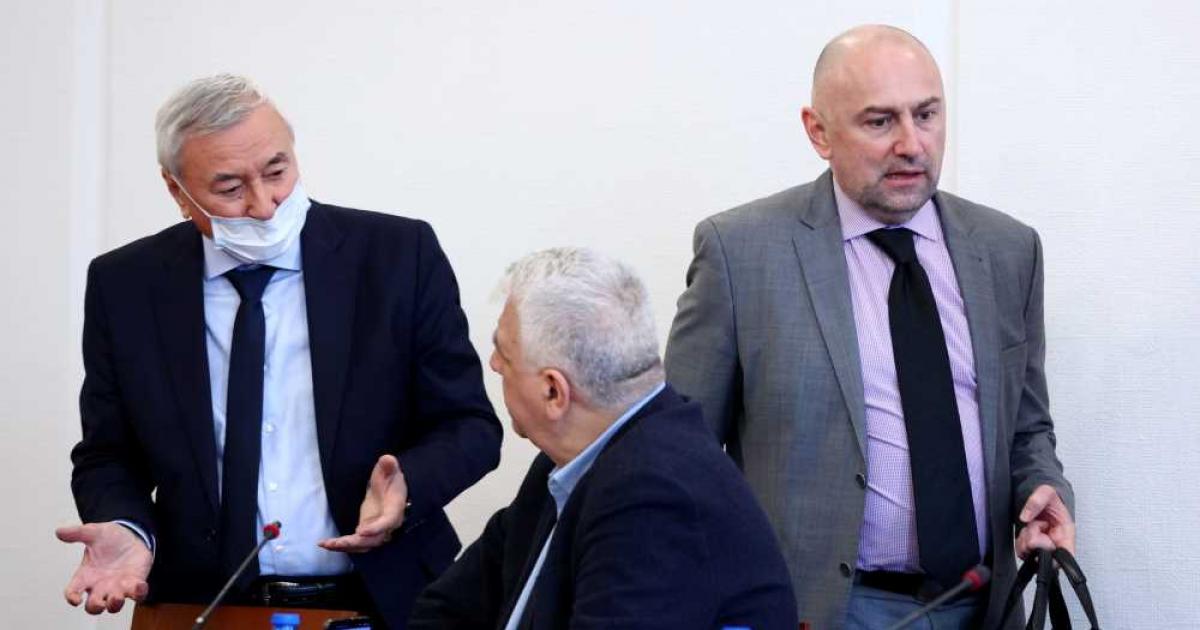 Бюджет 2022 Бюджет и финансиУправляващите потушават протести с поправки в