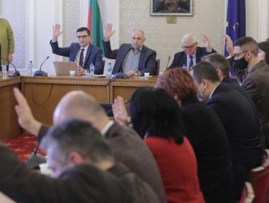 „Фирмите от IT бранша разбират“: Максималният осигурителен доход все пак се вдига