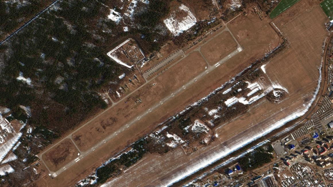 Галерия :: Снимка 0 :: Сателити показват ново струпване на руски военни сили край Украйна (снимки)}