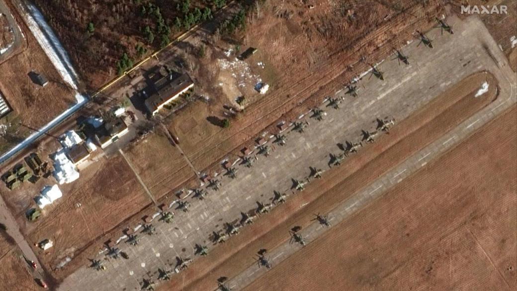 Сателити показват ново струпване на руски военни сили край Украйна (снимки)
