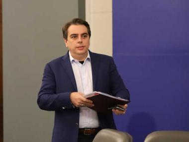 Василев допуска по-високи заплати за полицаите само след реформи