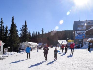 Скъпият ток изстреля още повече разходите за почивка на българите