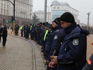 „Въпрос на национална сигурност“: Депутатите отказаха да вдигнат заплатите в МВР