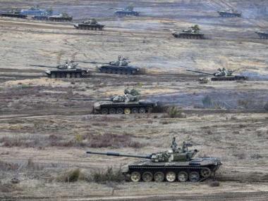 Путин е започнал да вкарва танкове в Източна Украйна