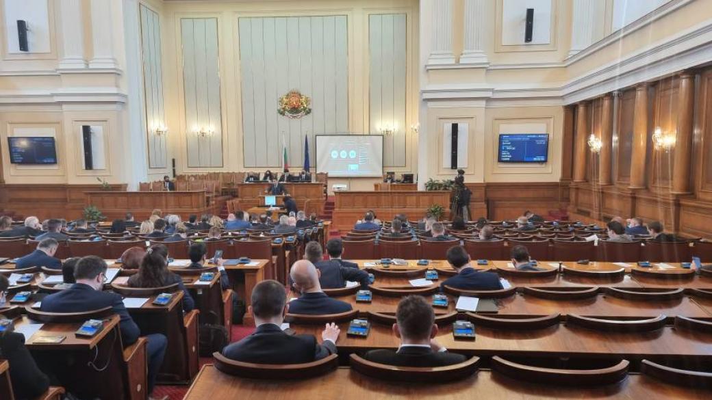 За 12 часа депутатите приеха само рамката на Бюджет 2022