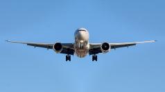 Съседните държави на Украйна затварят въздушните си пространства за граждански