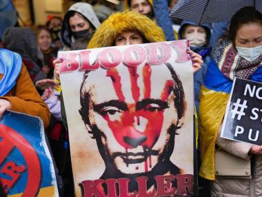 Защо Русия нахлу в Украйна и какво всъщност иска Путин?