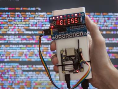 Атаките срещу Украйна може да прераснат в тотална кибервойна