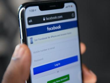 Facebook забранява рекламата на руски държавни медии