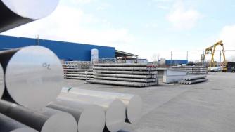 Доставчик на BMW и Audi разширява завода си край София