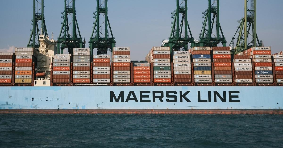Корабният гигант Maersk временно ще спре всички контейнерни превози към