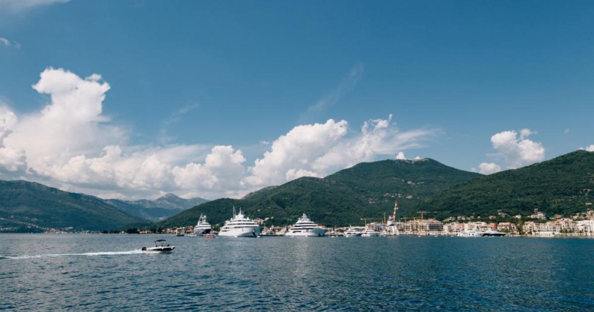 Най-малко пет суперяхти, собственост на руски милиардери, са били закотвени