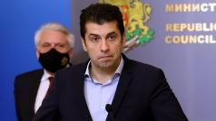Премиерът Кирил Петков обвини младежката организация на ГЕРБ за създалата