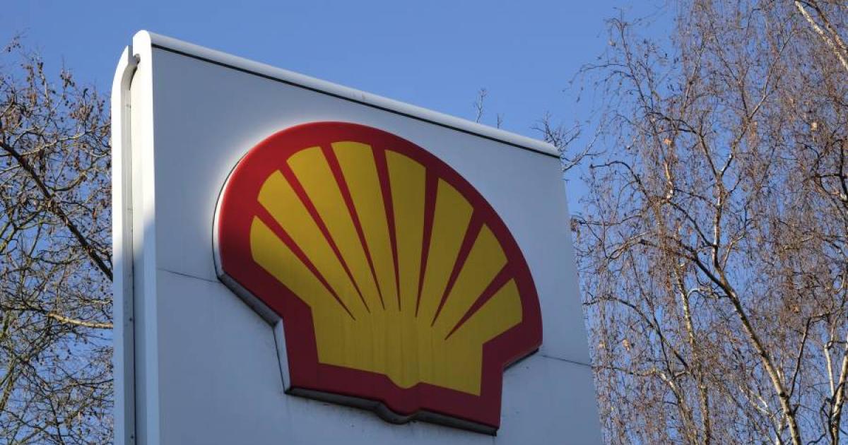 След като получи куп критики, че купува руски суров петрол,