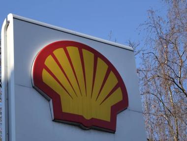 Shell ще купува руски петрол, докато санкциите го позволяват