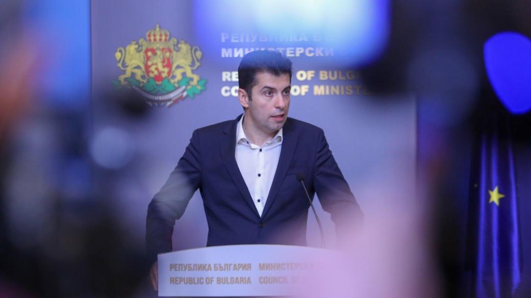 Според Петков няма риск за доставките на петрол в България