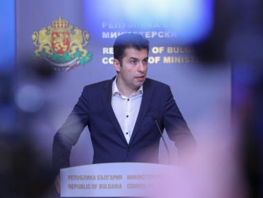 Според Петков няма риск за доставките на петрол в България