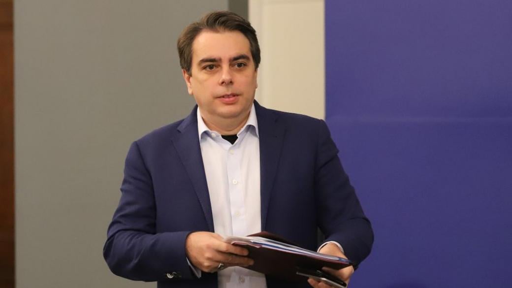 Асен Василев: КЕВР няма да вдига цената на тока за бита