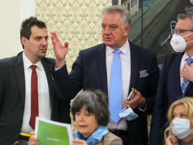 Половината от българския резерв от горива е извън страната