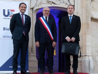 България подготвя проекти за подводни комуникационни кабели