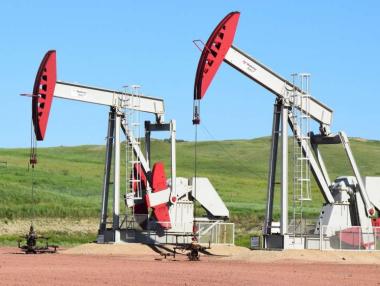 Цените на петрола са напът към рязък седмичен спад