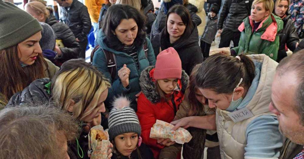 Великобритания ще плаща на населението си да отвори домовете си