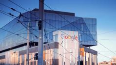 Докато технологичния гигант Google се готви да върне повечето служители