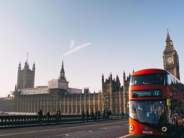 Британската безработица се сви до предпандемични нива