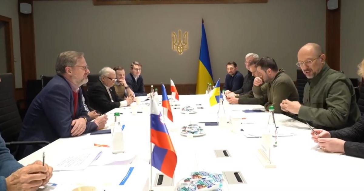 Премиерите на Полша, Чехия и Словения пътуваха до Киев и