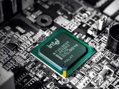 Intel налива до €80 млрд. в чип индустрията в Европа