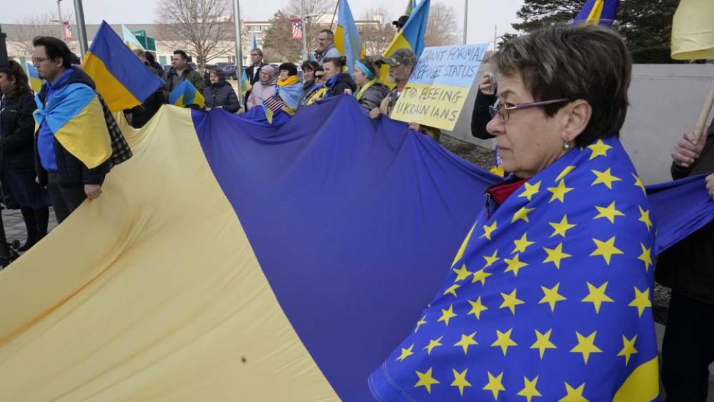 Западът и Украйна трябва да започнат да планират мира, който искат сега
