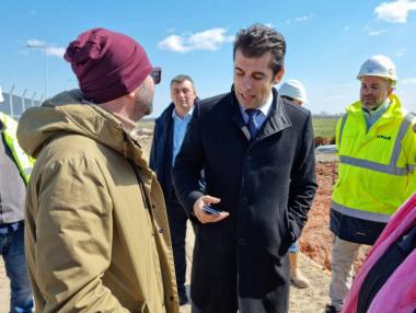 „Бързата“ ядрена мощност на България ще чака година анализ