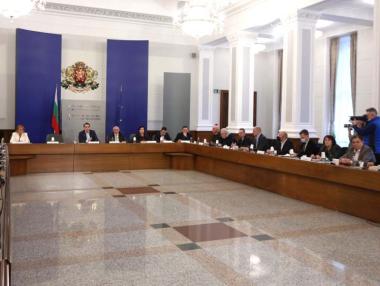 Синдикатите искат ново увеличение на минималната заплата от юли