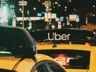 Uber спечели 30-месечен лиценз за работа в Лондон