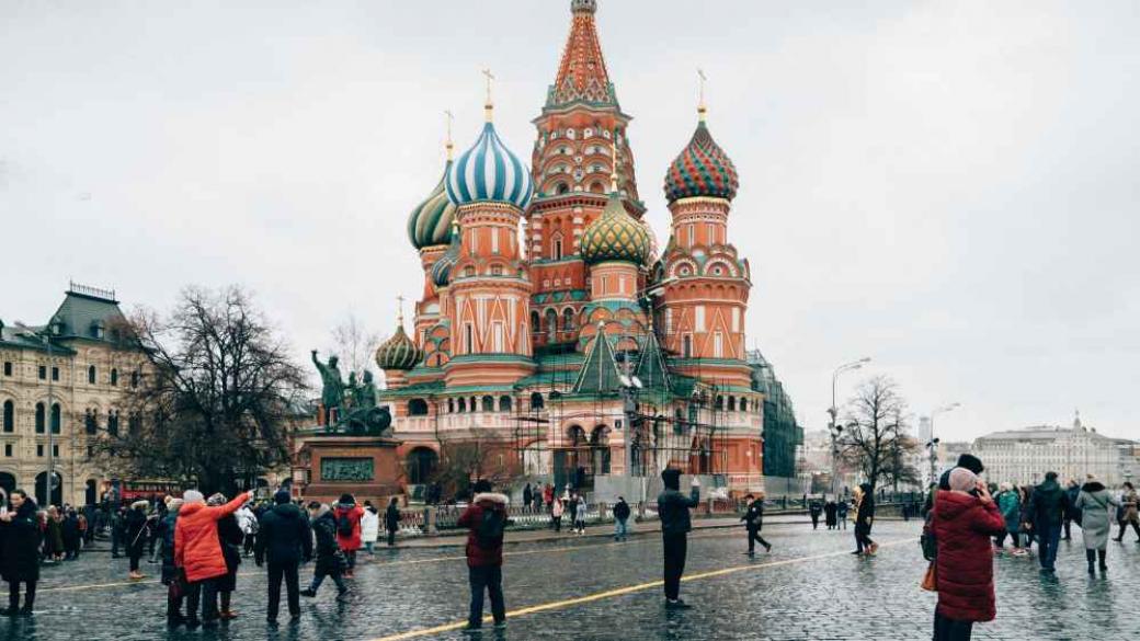 Русия облекчава ограниченията за валутни преводи в чужбина