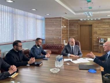 Караджов реже 140-милионния договор на „Капш“