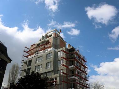 Уникредит очаква 13% инфлация в България и охлаждане на имотния пазар