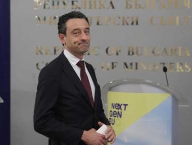 Лорер допуска вариант и двамата кандидати за БНБ да бъдат оттеглени