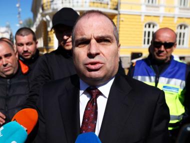 „Парите за пътищата са заложник на избора за шеф на БНБ“