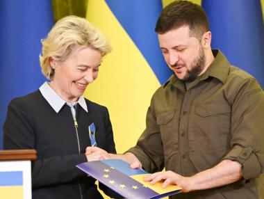 Фон дер Лайен предложи на Украйна бързо приемане в ЕС