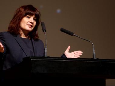 Сербезова отмени COVID сертификатите за пристигащи от 10 държави