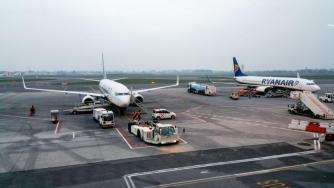 Авиопревозвачите вече могат да кандидатстват за COVID помощта