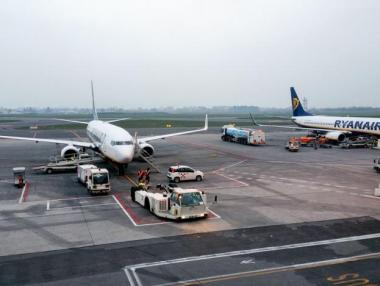 Авиопревозвачите вече могат да кандидатстват за COVID помощта